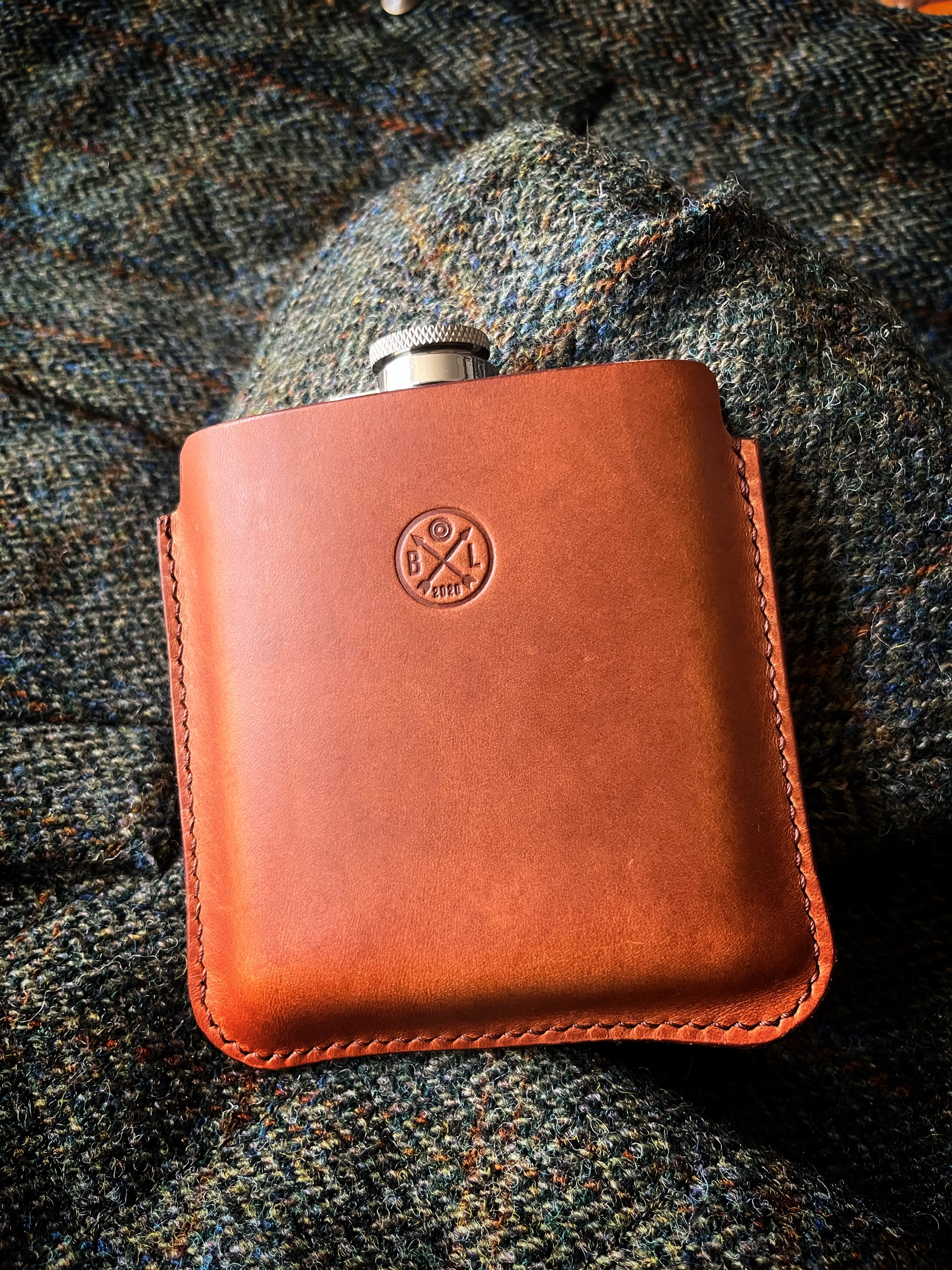 The Ridge 6oz Leather Hipflask