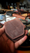 Load image into Gallery viewer, Stocks Handmade Leather Tray Coin Purse
